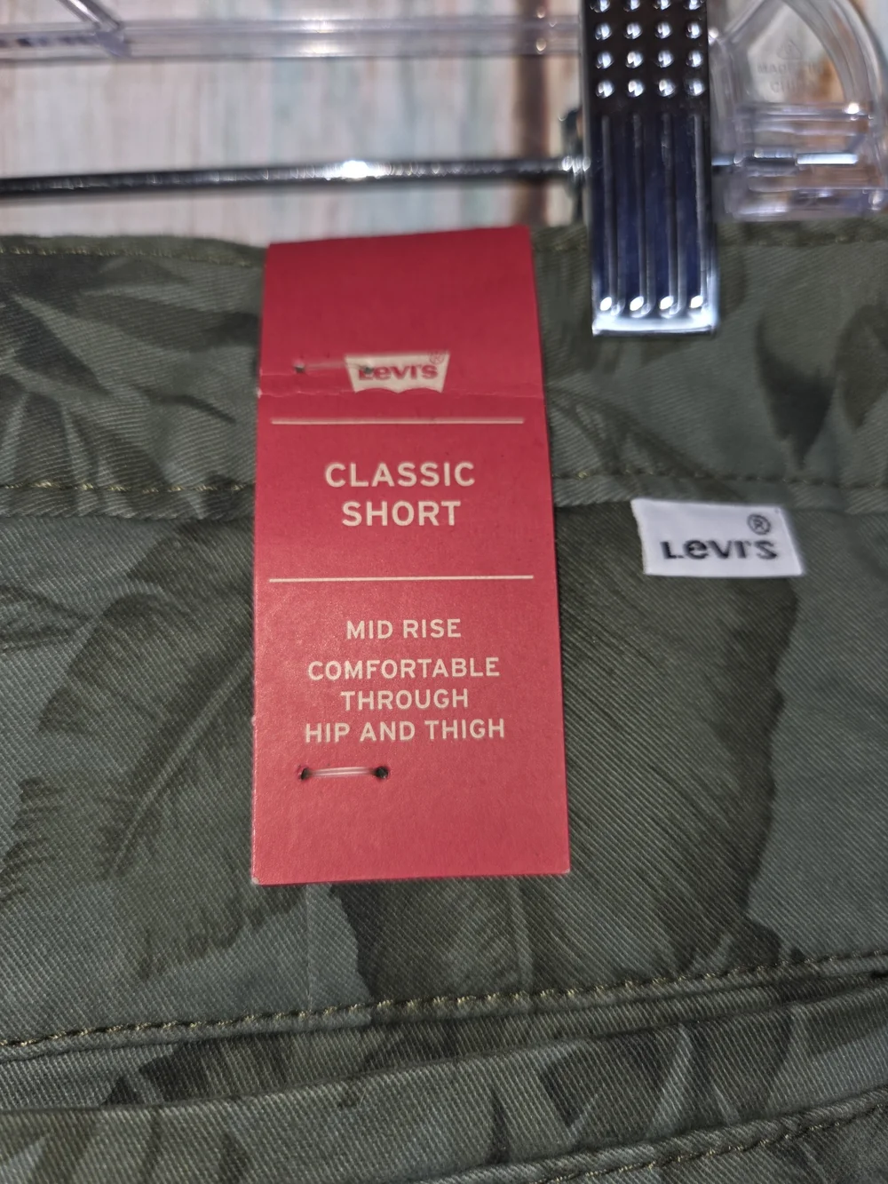 Levi's Women's Cotton Olive Green Palm Print Shorts. Size 12